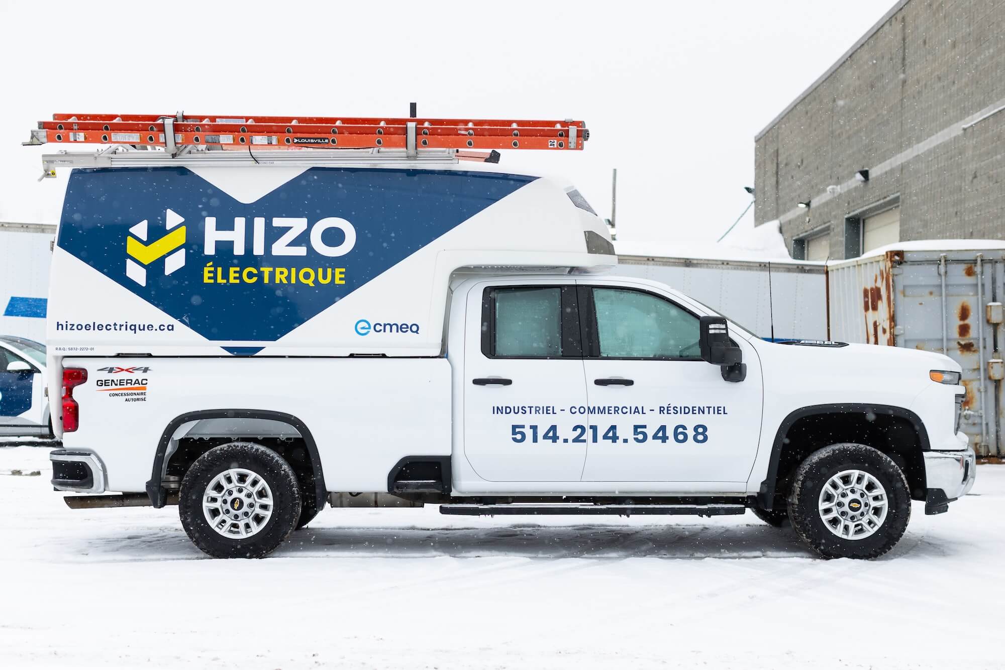 Hizo Electric team - certified electricians Montreal