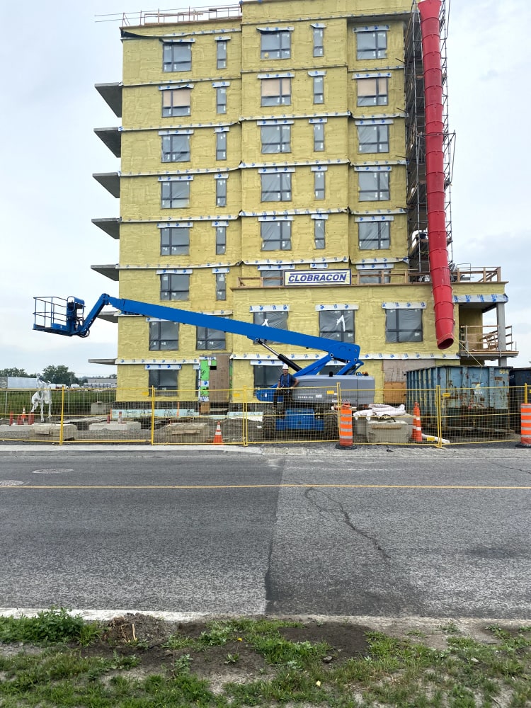 Exterior urethane insulation building Quebec HIZO