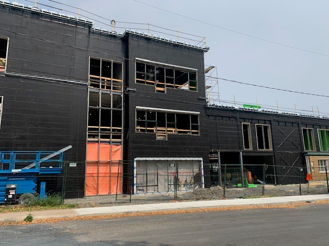 Membrane thermosoudee bâtiment commercial Québec HIZO